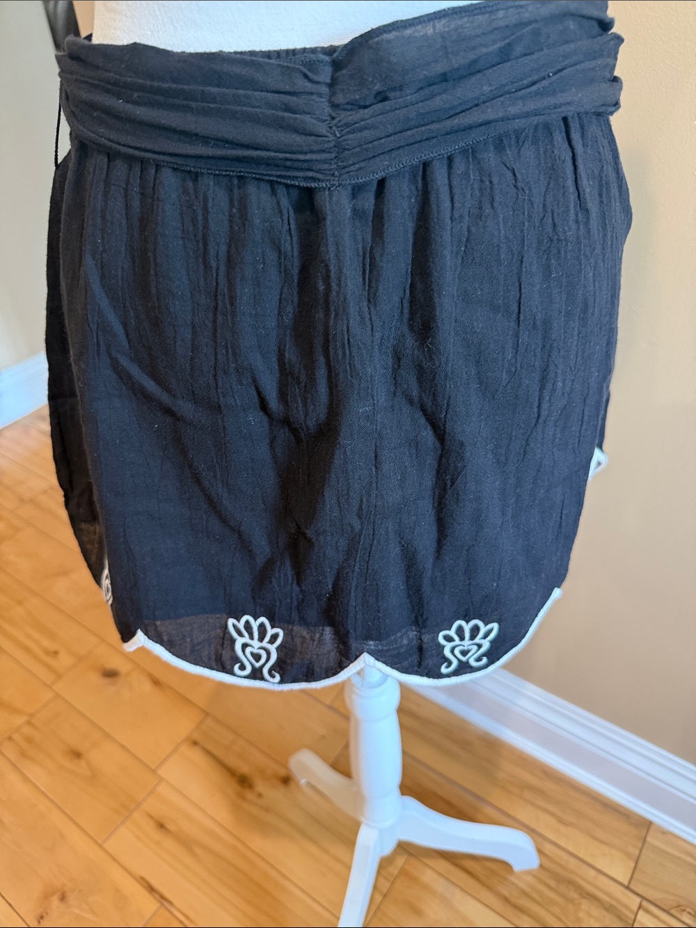 Becca Black Embroidered Skirt - Women - Picture 4 of 7